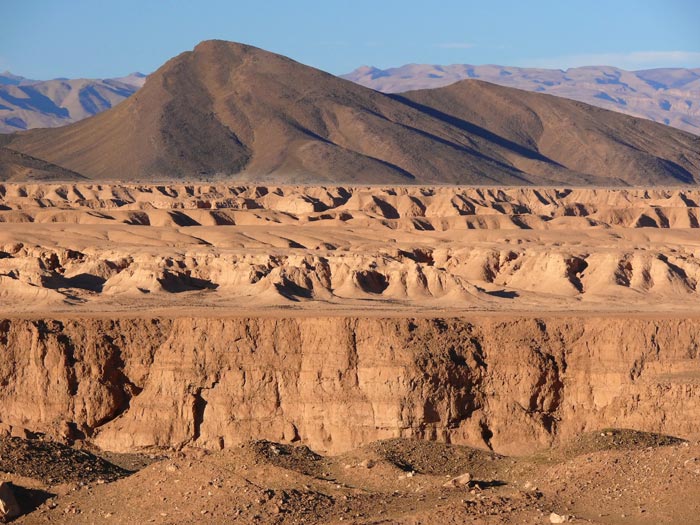 Desierto-del-Sahara.-Hamada-desierto-pedregoso